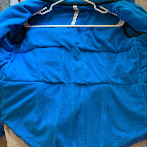 LuluLemon Blue Puffer Jacket, size 12 - Picture 2 of 4